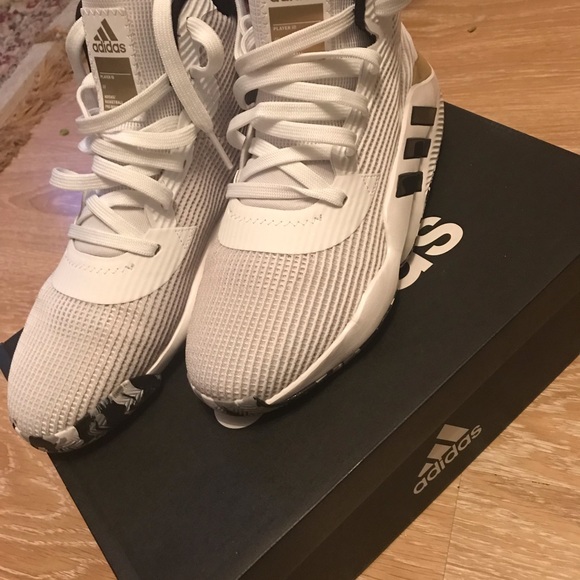 Adidas shoes - Picture 1 of 2